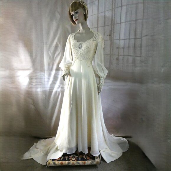 Wedding Dress for a Goddess Sz 6 Ivory Handmade French Alencon Lace with Pearls - Picture 1 of 15